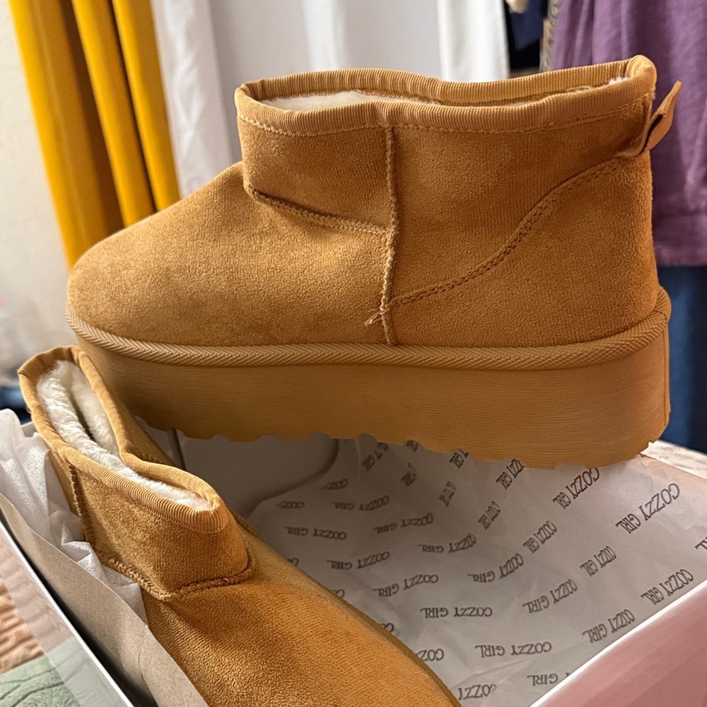 Cozzy Platform Ankle Boots in Chestnut Tan
